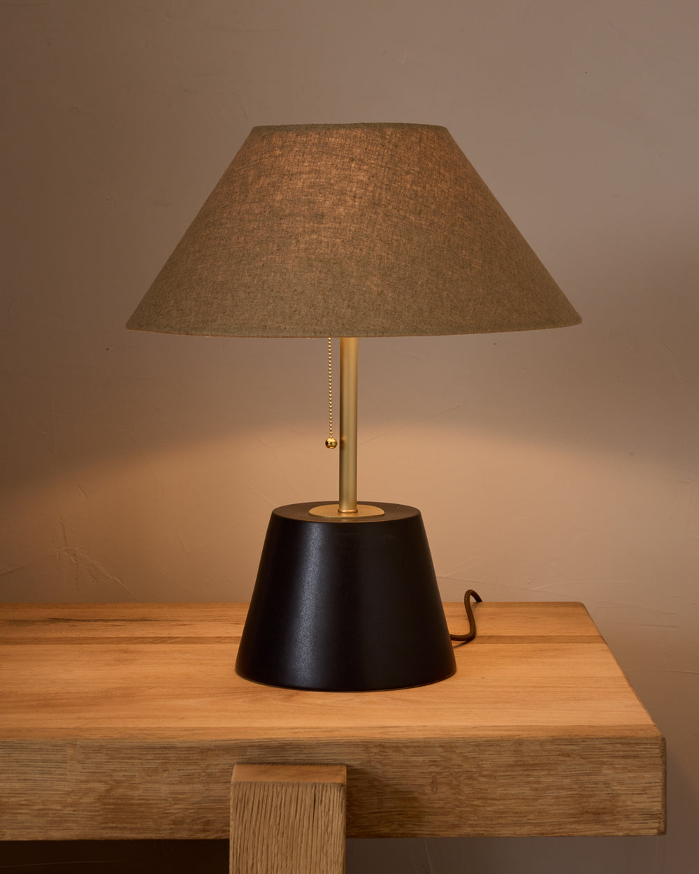 #ceramic-finish_ebony ceramic #shade-color_flax linen