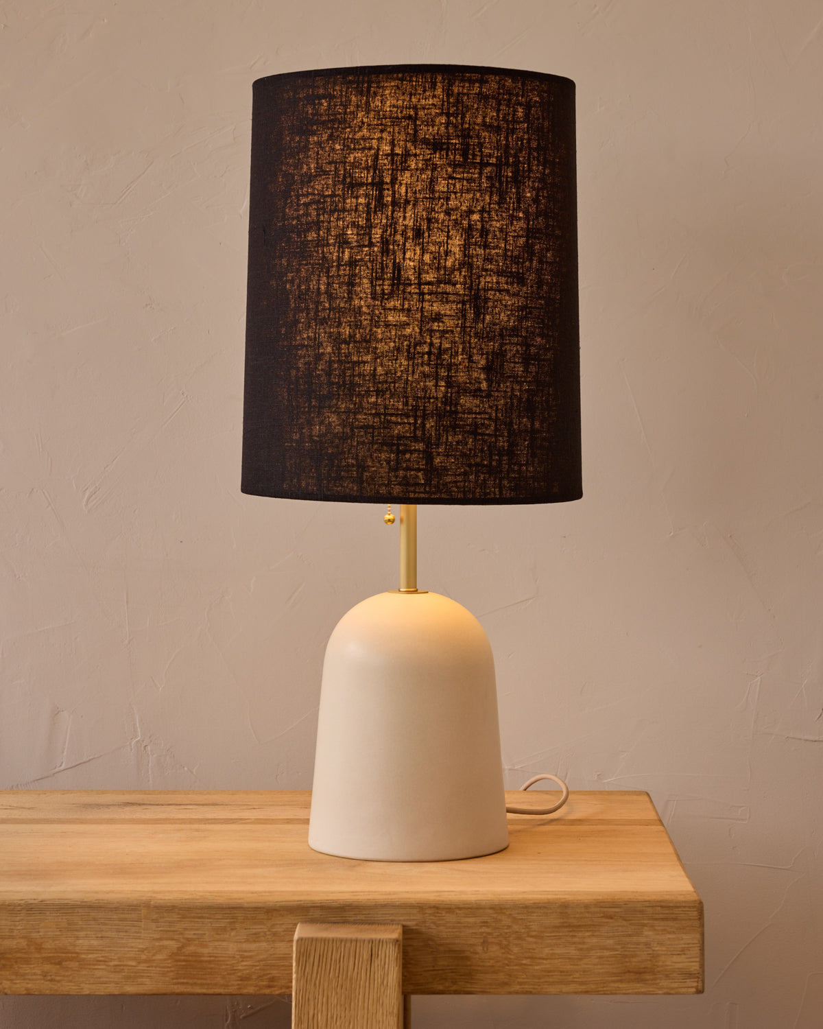 #ceramic-finish_dogwood ceramic #shade-color_black linen