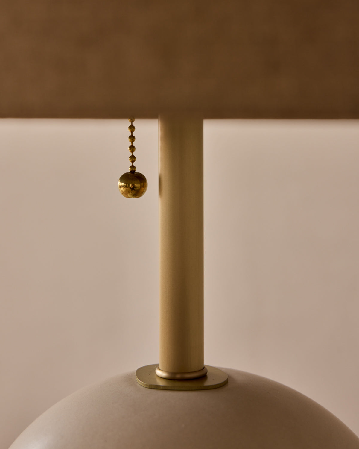 #ceramic-finish_dogwood ceramic #shade-color_flax linen