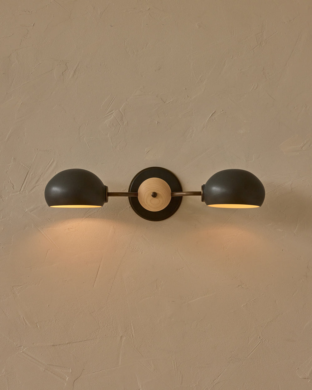 #ceramic-finish_almost black #metal-finish_antique brass #wood-finish_clear maple