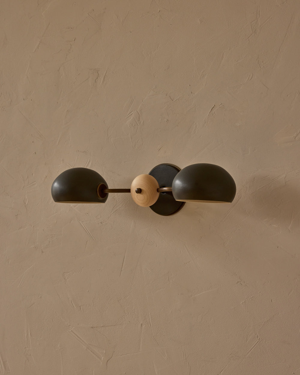 #ceramic-finish_almost black #metal-finish_antique brass #wood-finish_clear maple