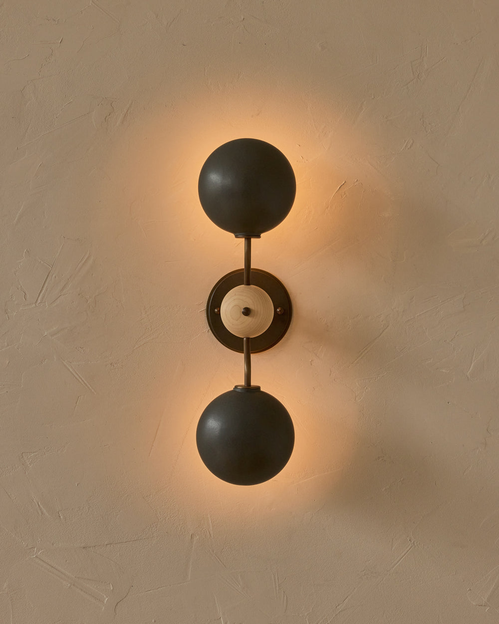 #ceramic-finish_almost black #metal-finish_antique brass #wood-finish_clear maple