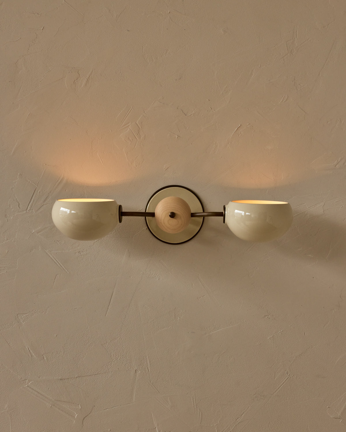 #ceramic-finish_cream #metal-finish_antique brass #wood-finish_clear maple