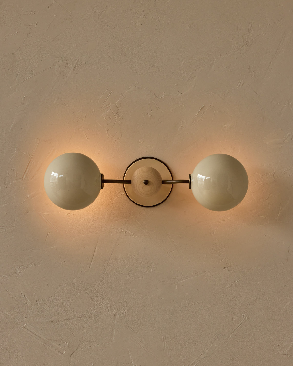 #ceramic-finish_cream #metal-finish_antique brass #wood-finish_clear maple