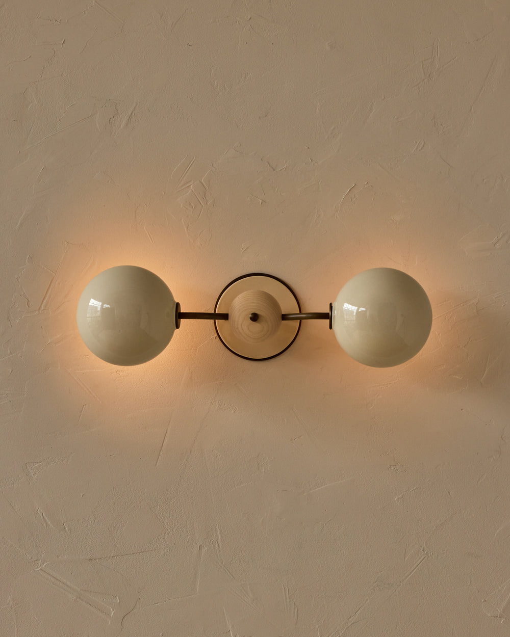 #ceramic-finish_cream #metal-finish_antique brass #wood-finish_clear maple