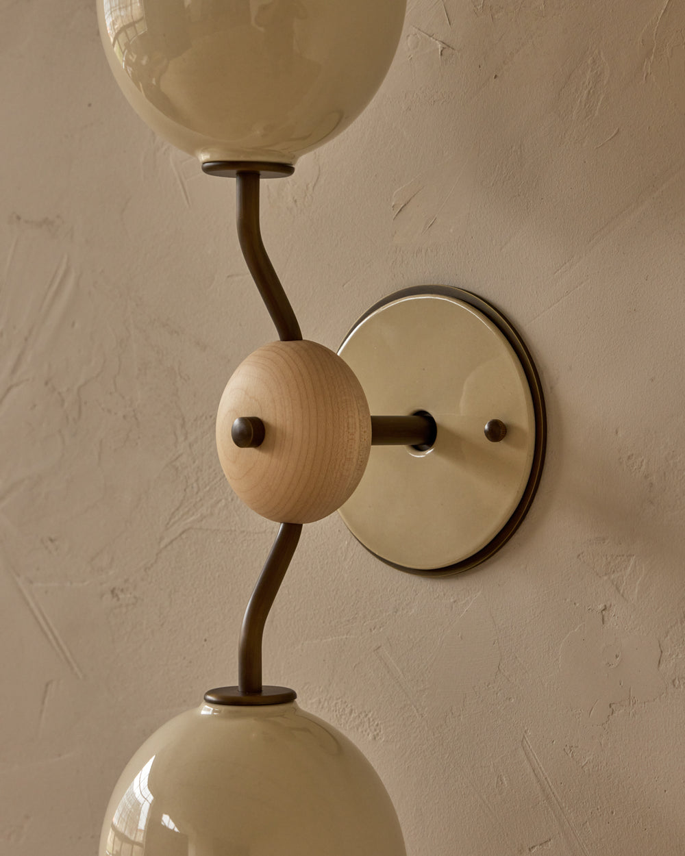 #ceramic-finish_cream #metal-finish_antique brass #wood-finish_clear maple