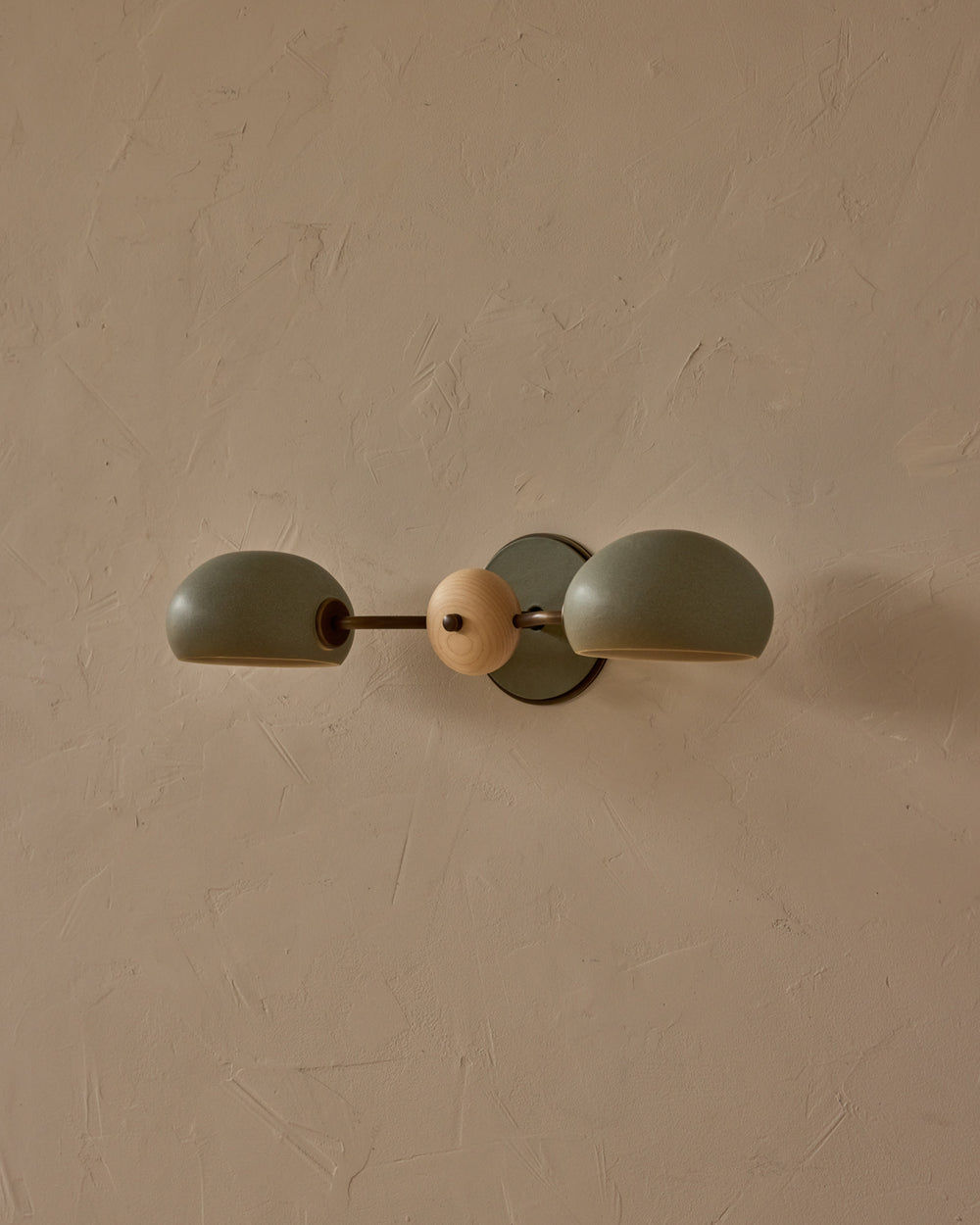 #ceramic-finish_olivine #metal-finish_antique brass #wood-finish_clear maple