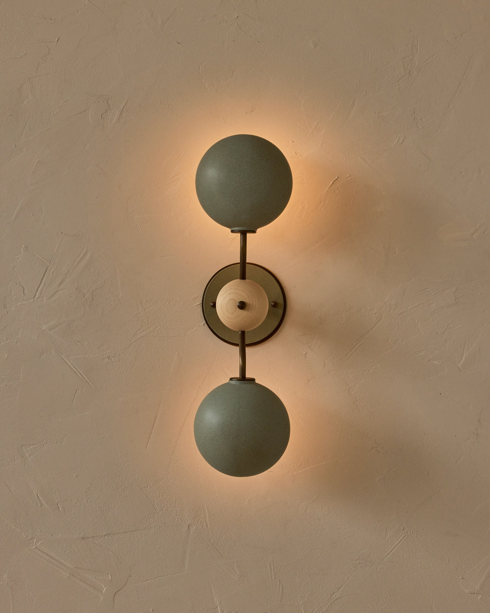 #ceramic-finish_olivine #metal-finish_antique brass #wood-finish_clear maple