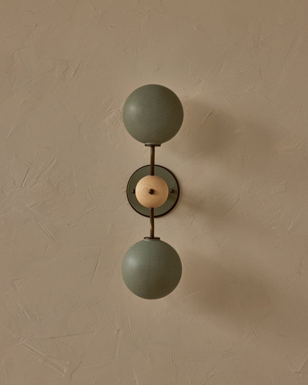 #ceramic-finish_olivine #metal-finish_antique brass #wood-finish_clear maple
