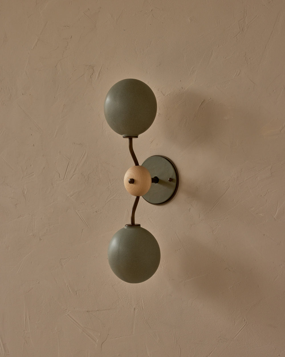 #ceramic-finish_olivine #metal-finish_antique brass #wood-finish_clear maple