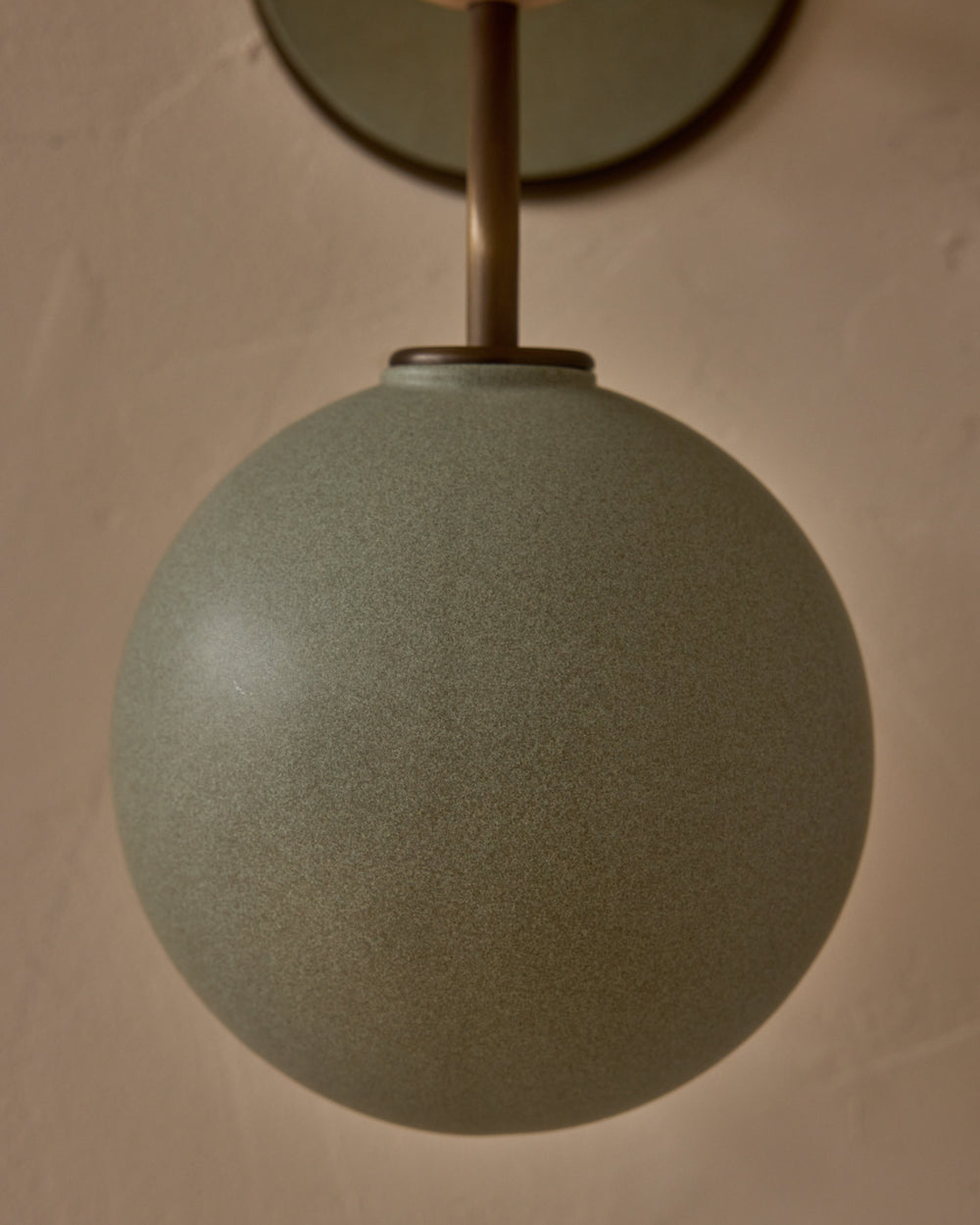 #ceramic-finish_olivine #metal-finish_antique brass #wood-finish_clear maple