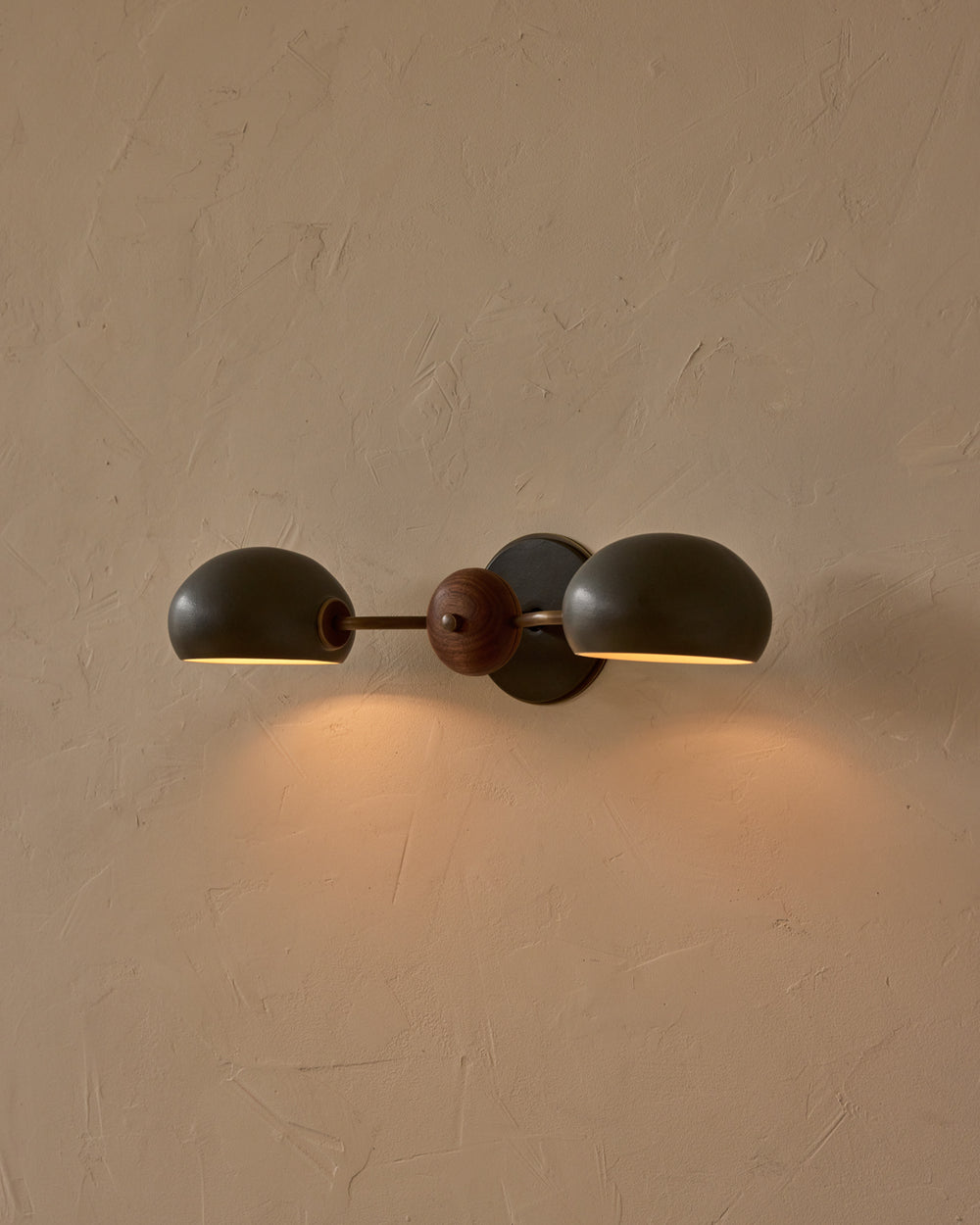#ceramic-finish_almost black #metal-finish_antique brass #wood-finish_black walnut