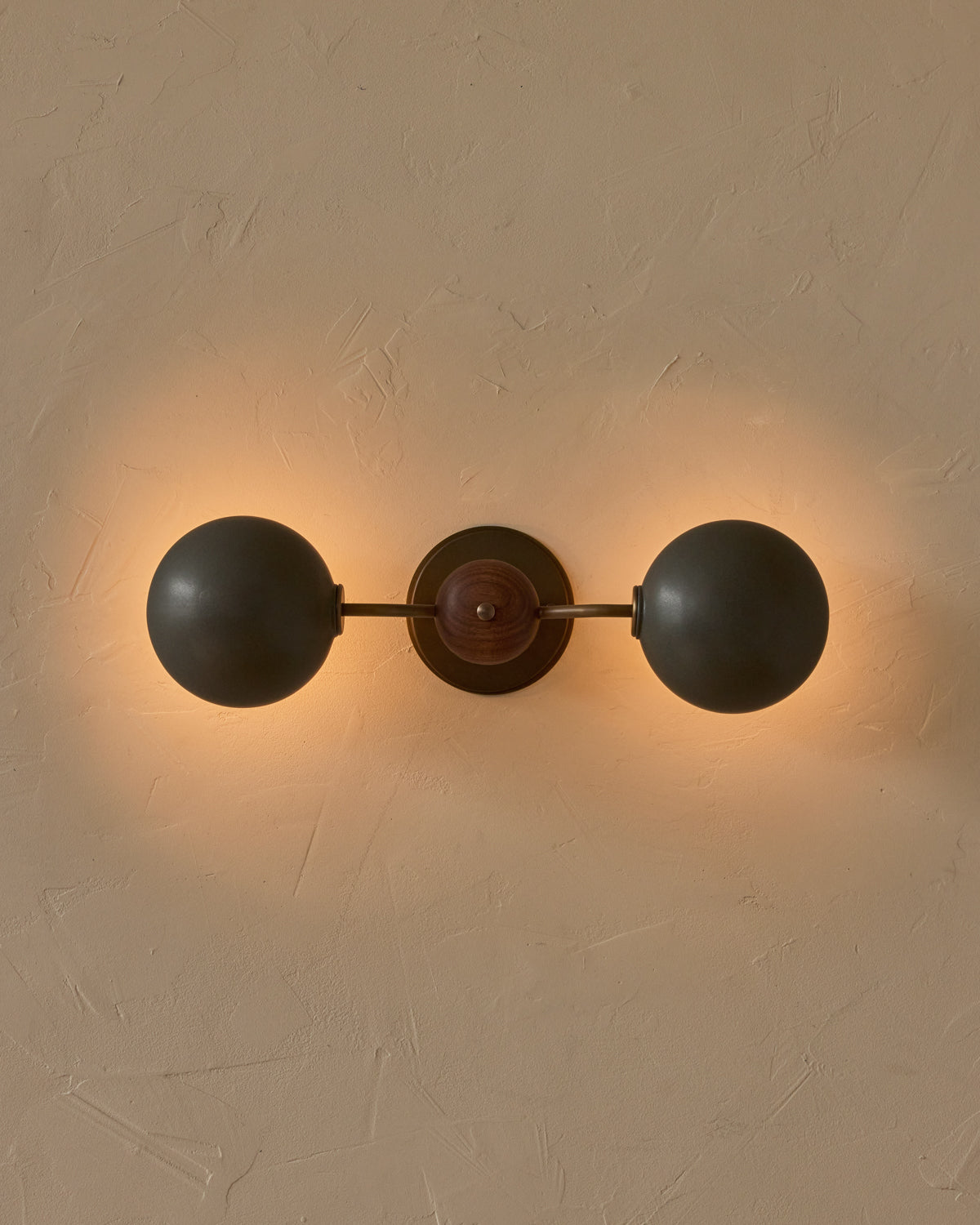 #ceramic-finish_almost black #metal-finish_antique brass #wood-finish_black walnut