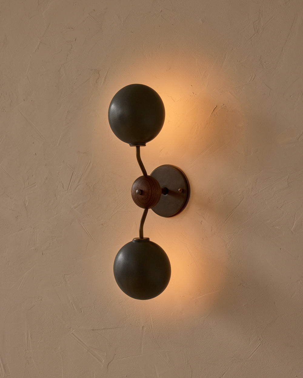 #ceramic-finish_almost black #metal-finish_antique brass #wood-finish_black walnut