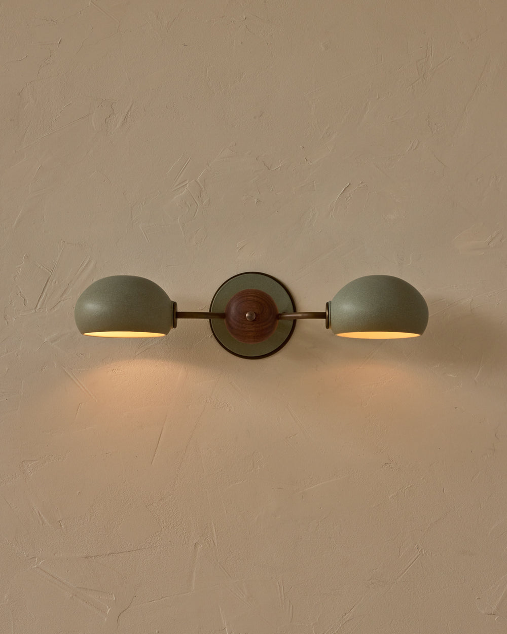 #ceramic-finish_olivine #metal-finish_antique brass #wood-finish_black walnut