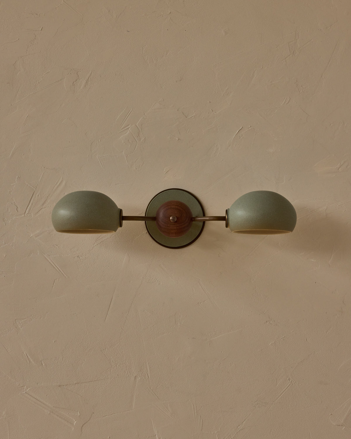 #ceramic-finish_olivine #metal-finish_antique brass #wood-finish_black walnut