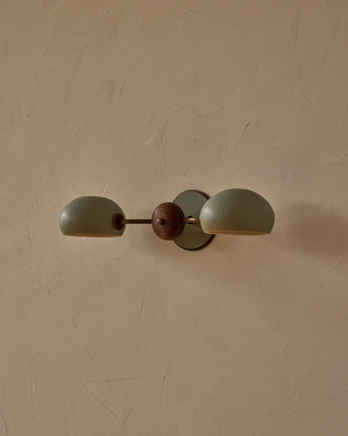 #ceramic-finish_olivine #metal-finish_antique brass #wood-finish_black walnut