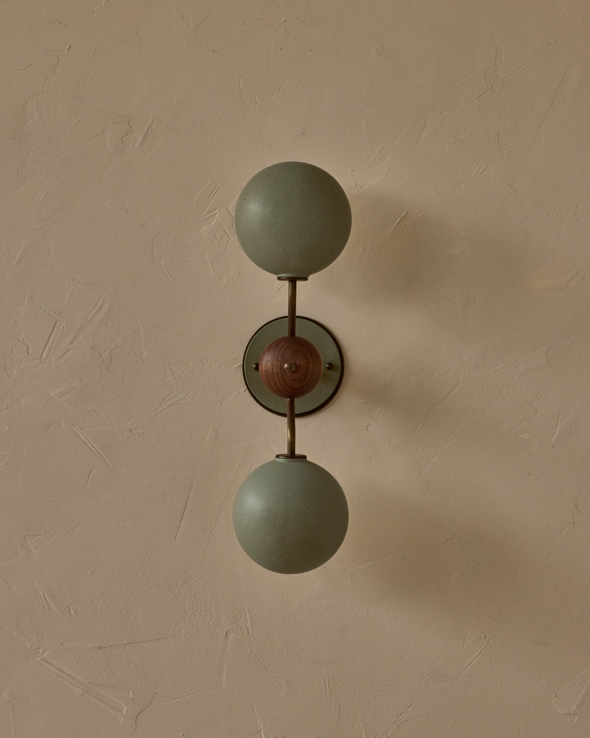 #ceramic-finish_olivine #metal-finish_antique brass #wood-finish_black walnut