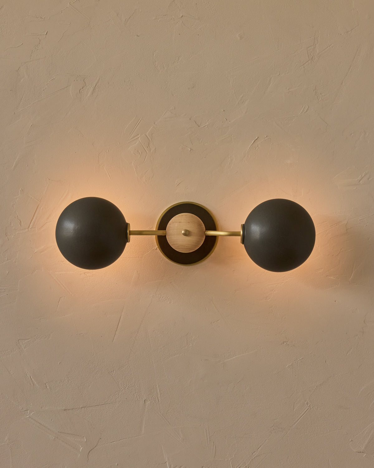 #ceramic-finish_almost black #metal-finish_satin brass #wood-finish_clear maple