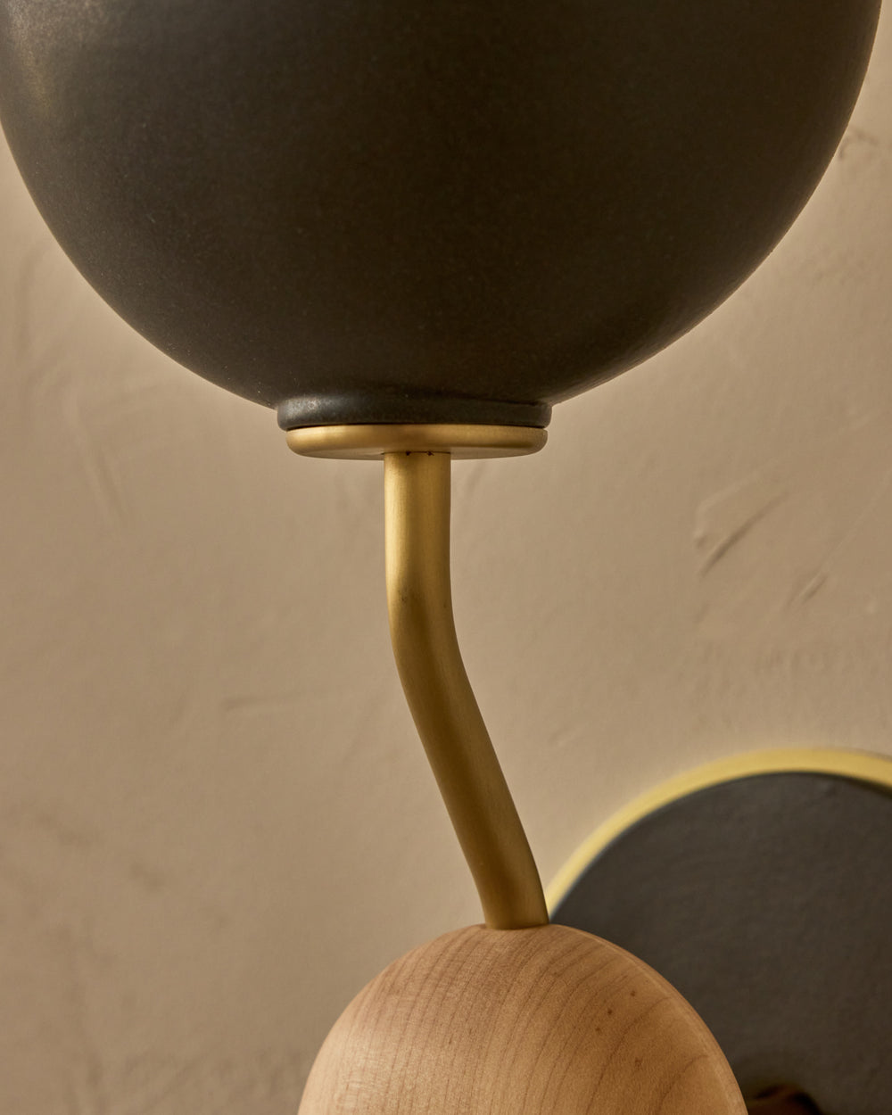 #ceramic-finish_almost black #metal-finish_satin brass #wood-finish_clear maple