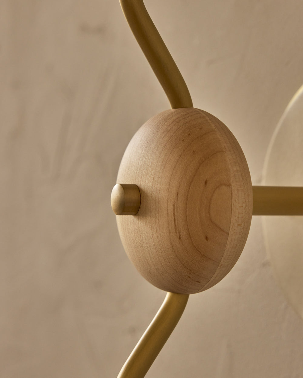 #ceramic-finish_dove #metal-finish_satin brass #wood-finish_clear maple