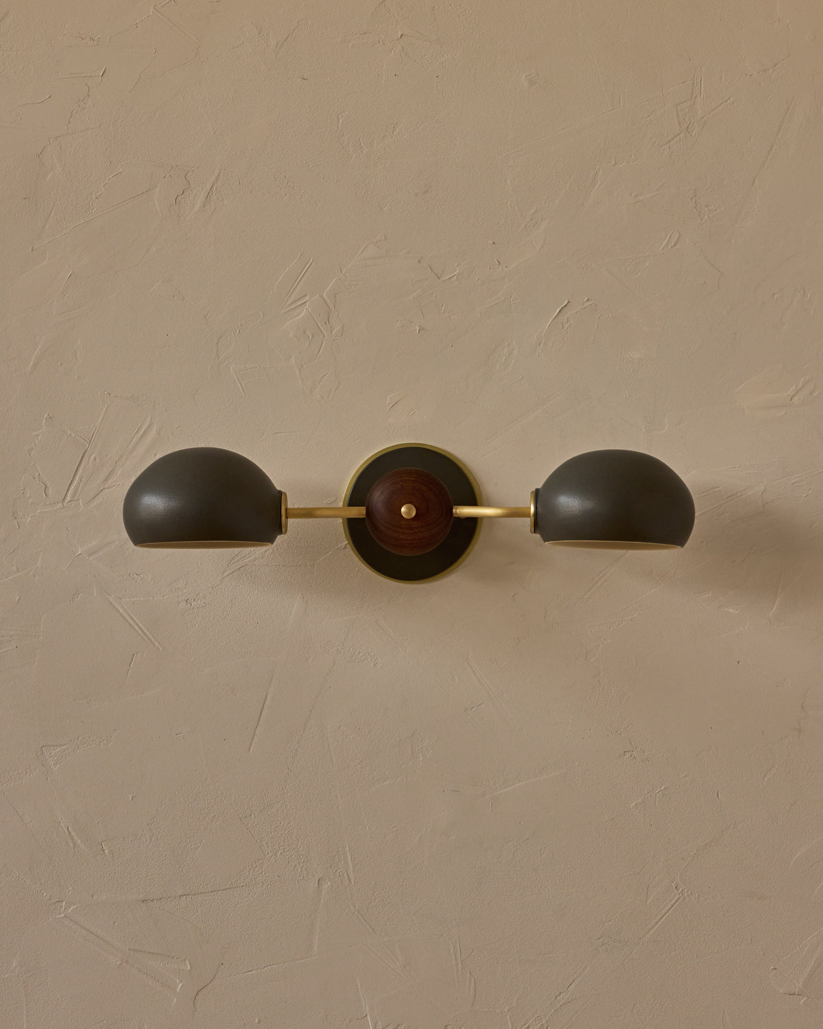 #ceramic-finish_almost black #metal-finish_satin brass #wood-finish_black walnut