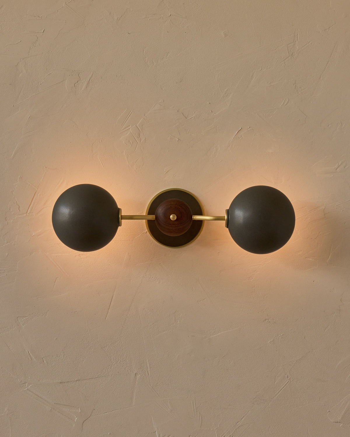 #ceramic-finish_almost black #metal-finish_satin brass #wood-finish_black walnut