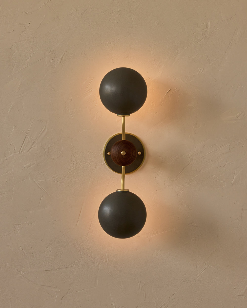 #ceramic-finish_almost black #metal-finish_satin brass #wood-finish_black walnut