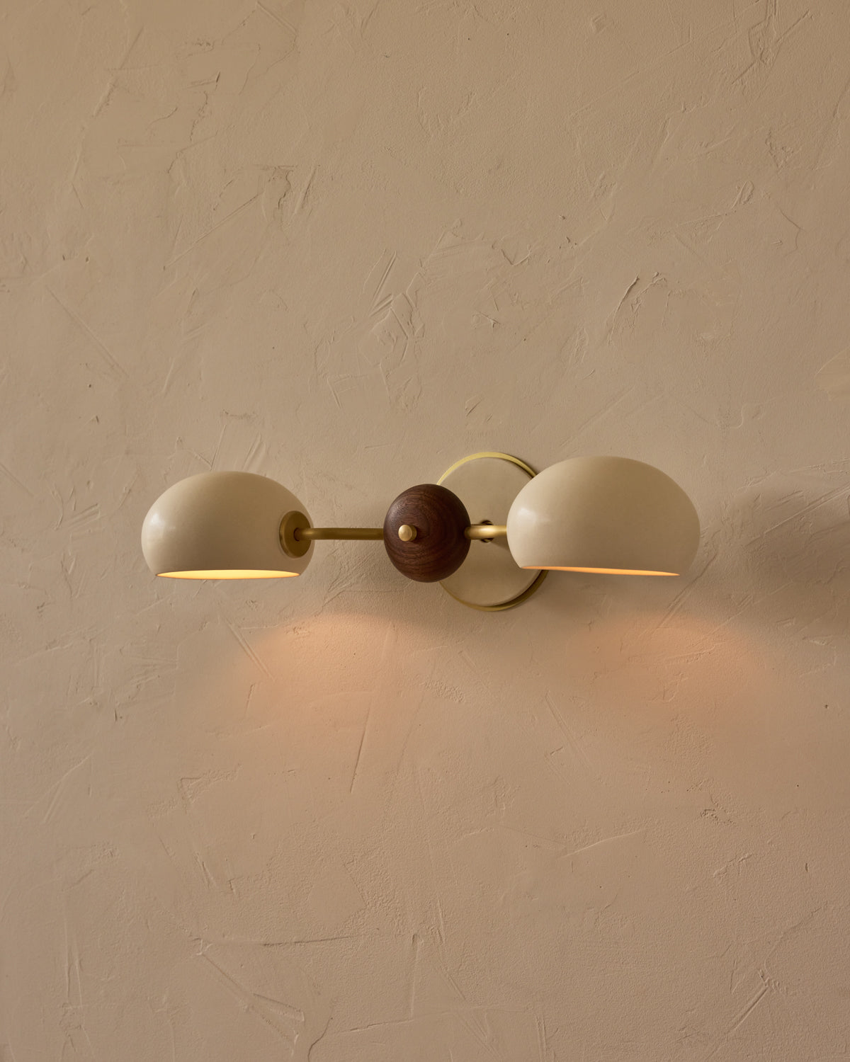 #ceramic-finish_dove #metal-finish_satin brass #wood-finish_black walnut