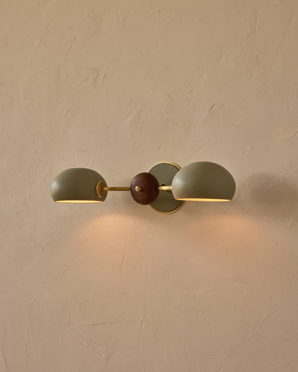 #ceramic-finish_olivine #metal-finish_satin brass #wood-finish_black walnut