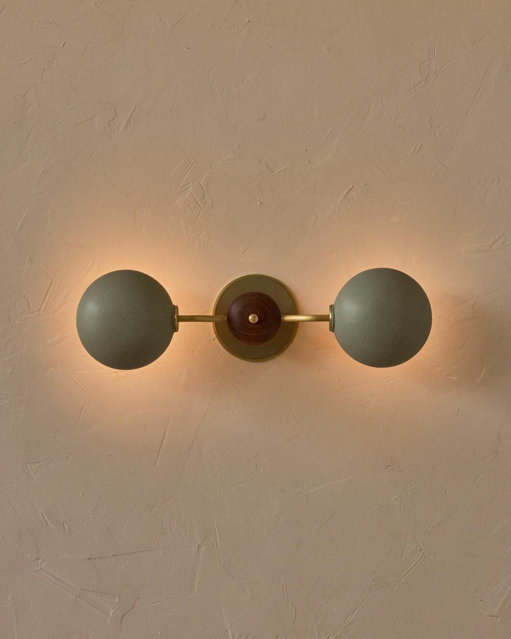 #ceramic-finish_olivine #metal-finish_satin brass #wood-finish_black walnut