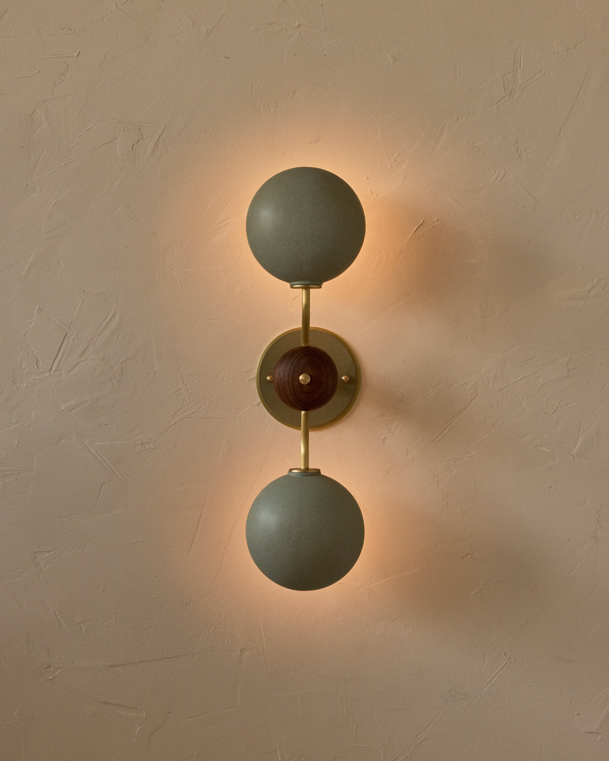 #ceramic-finish_olivine #metal-finish_satin brass #wood-finish_black walnut
