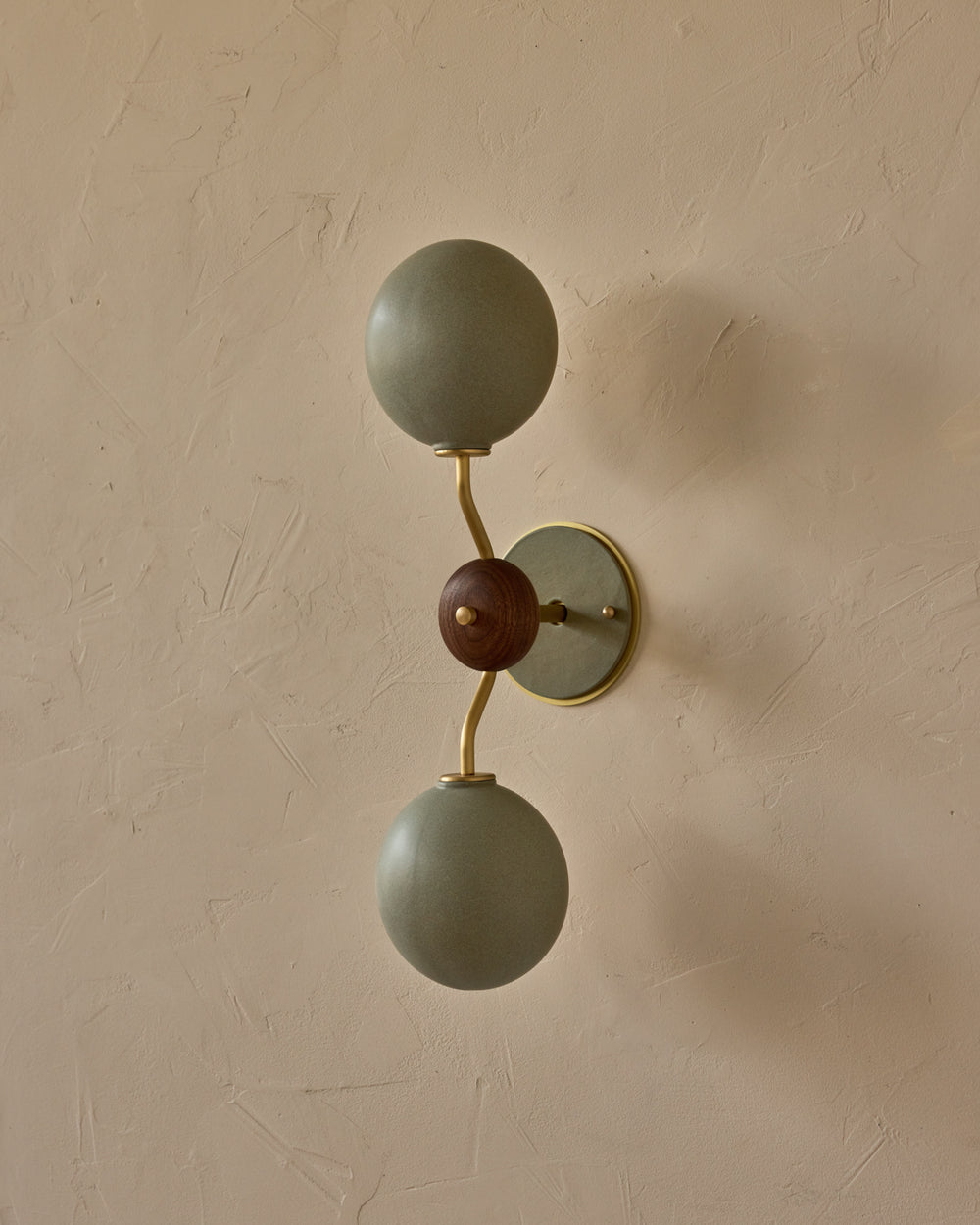#ceramic-finish_olivine #metal-finish_satin brass #wood-finish_black walnut