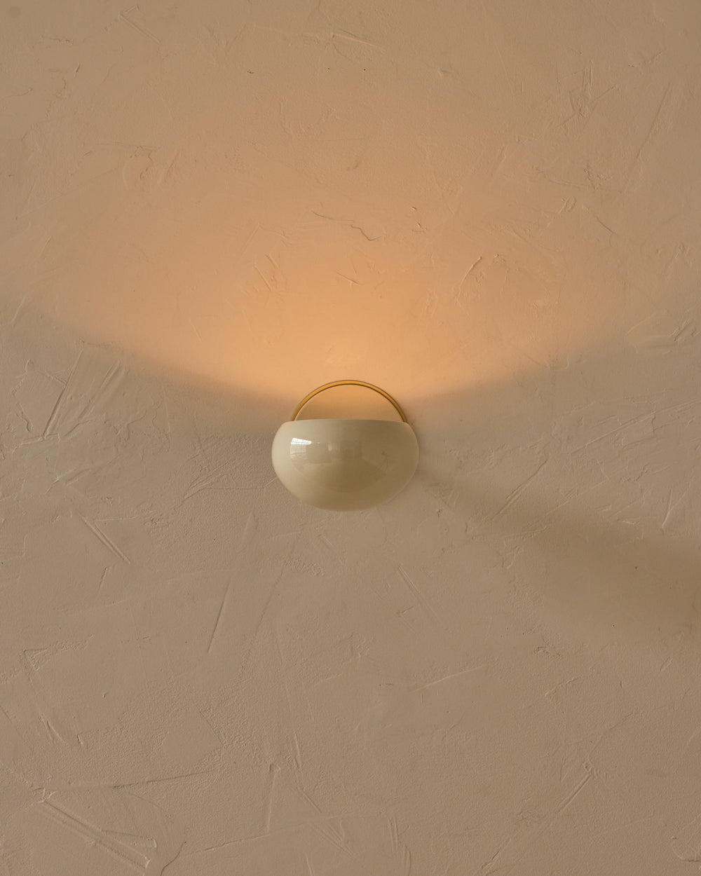 #ceramic-finish_cream #metal-finish_satin brass