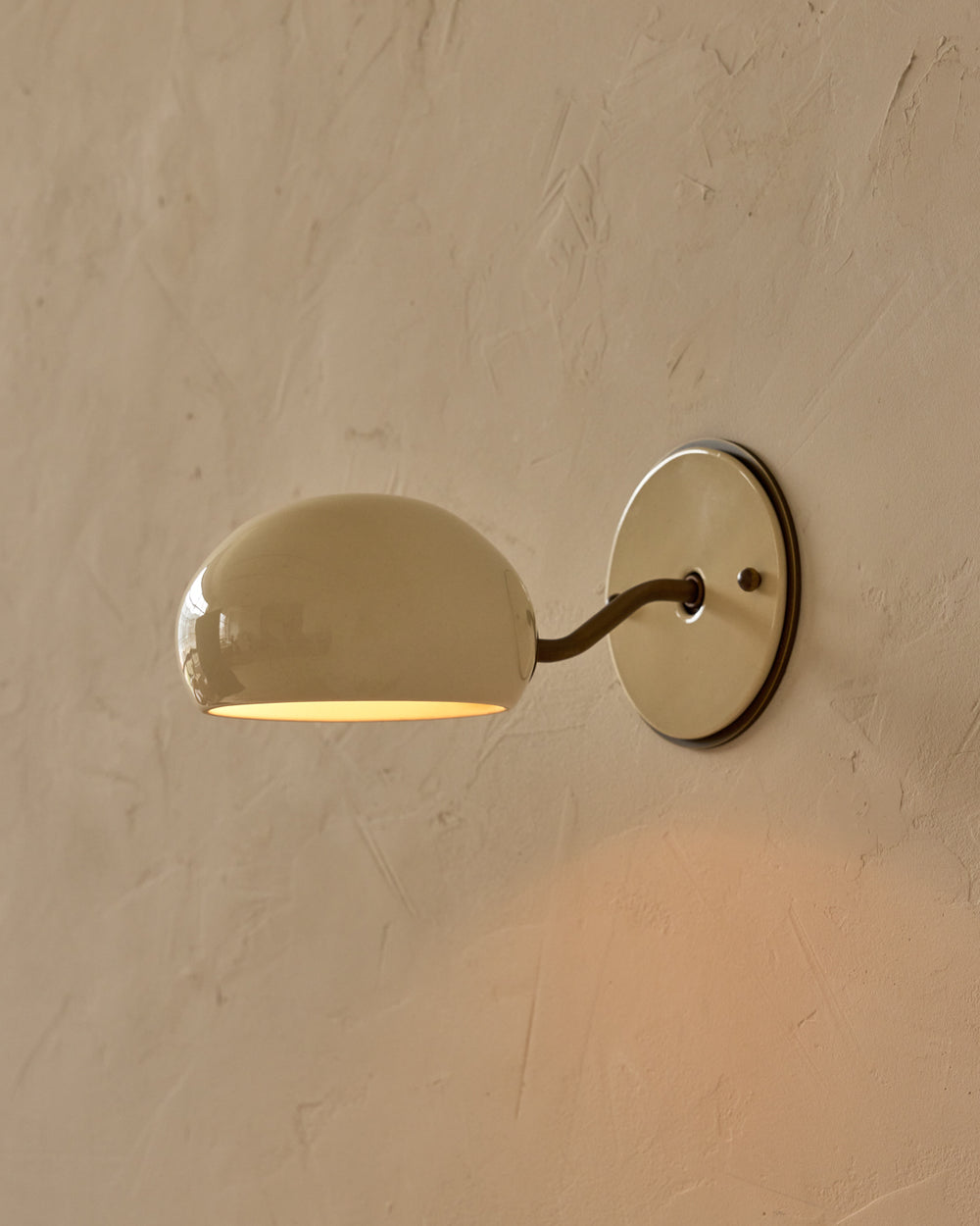 #ceramic-finish_cream #metal-finish_antique brass
