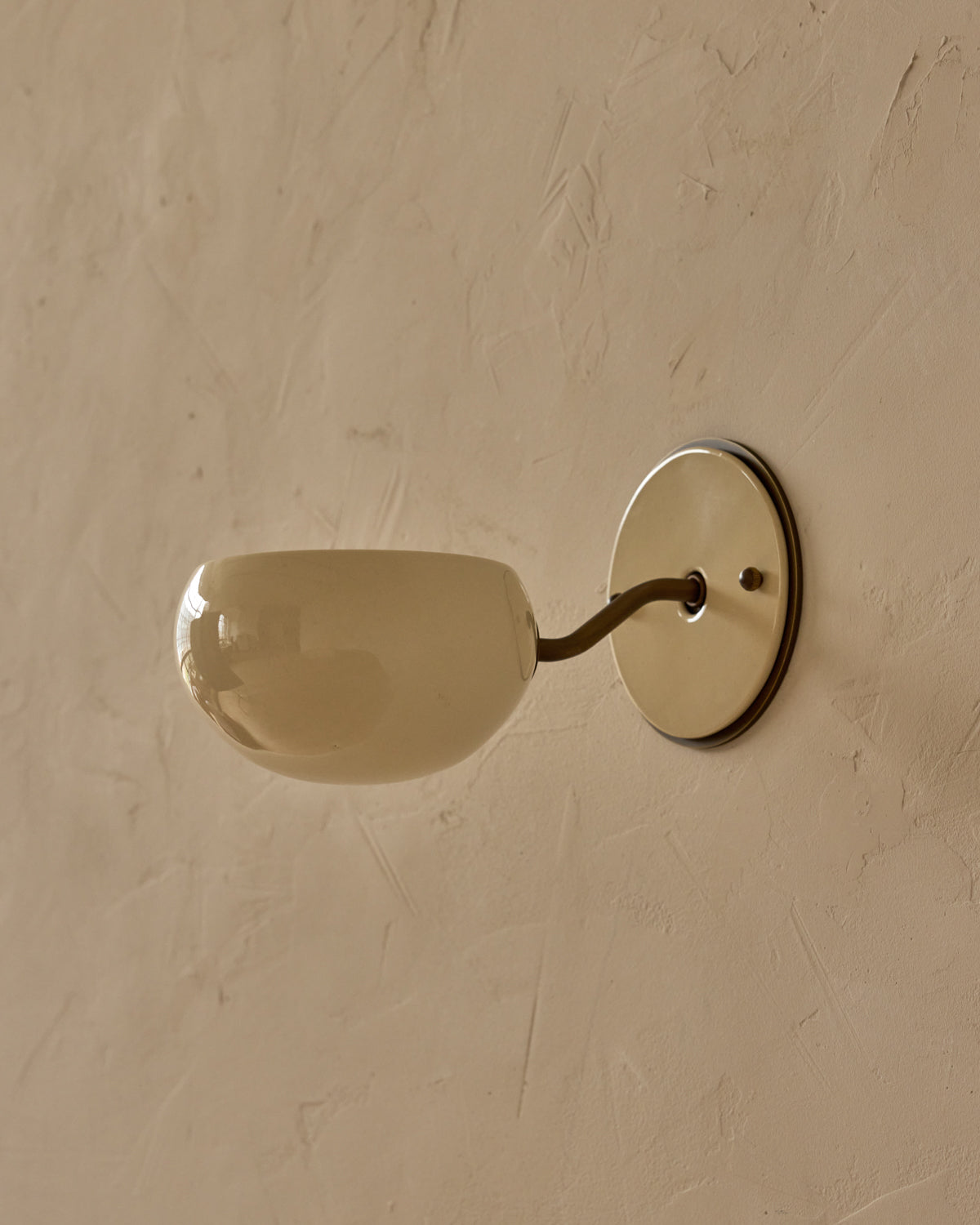 #ceramic-finish_cream #metal-finish_antique brass