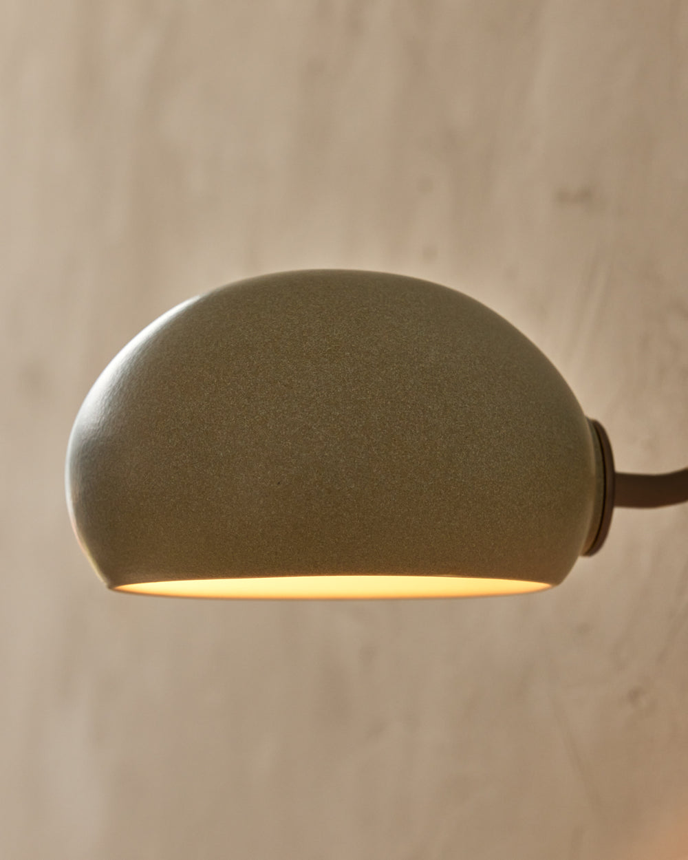 #ceramic-finish_olivine #metal-finish_antique brass