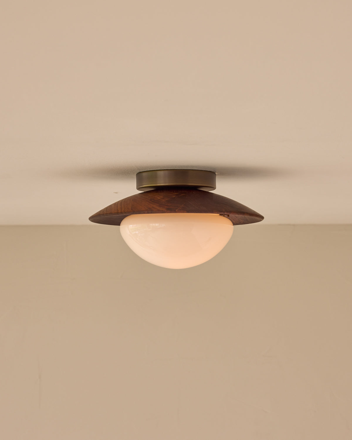 #shade-finish_black walnut #metal-finish_antique brass