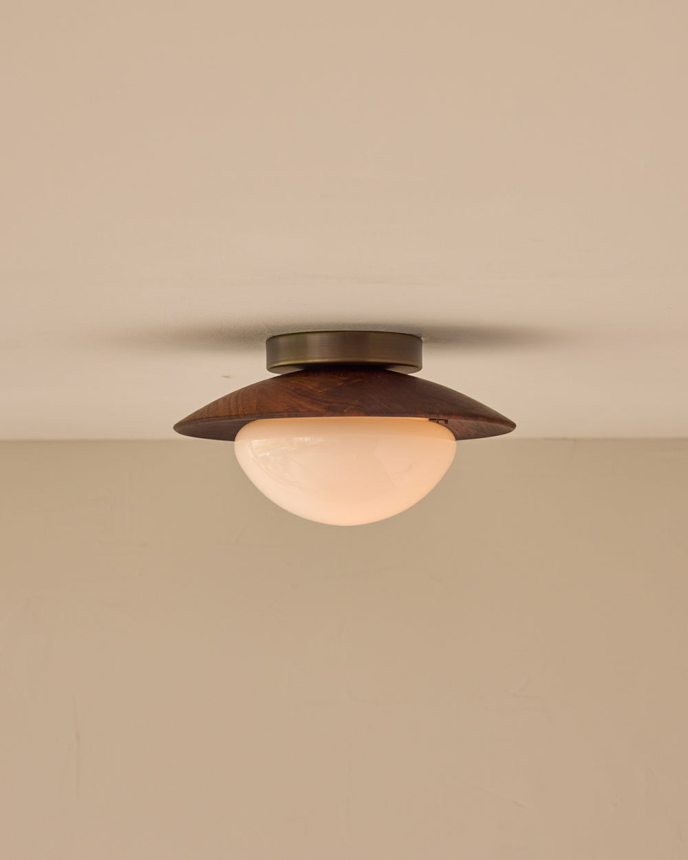 #shade-finish_black walnut #metal-finish_antique brass