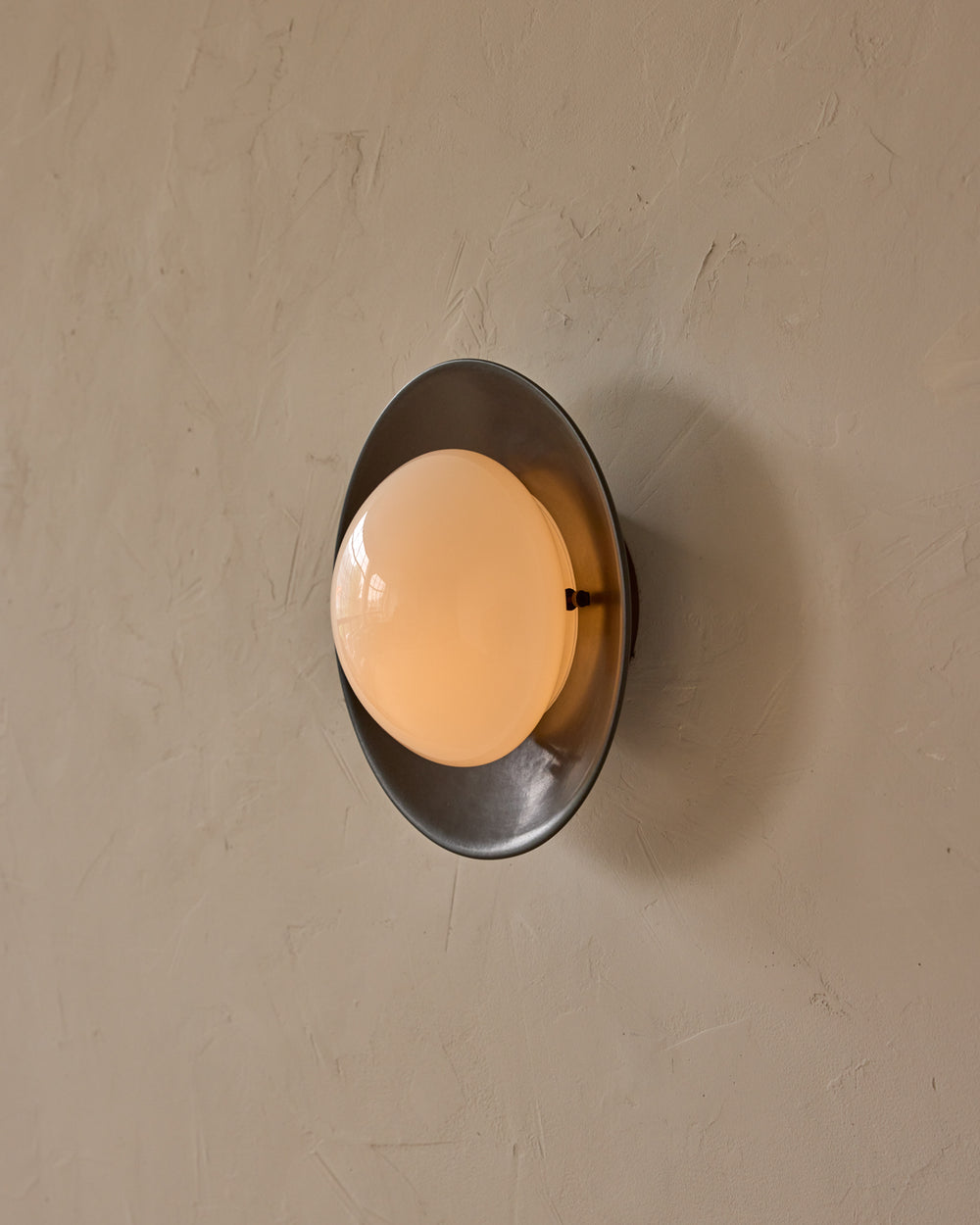 #shade-finish_almost black ceramic #metal-finish_antique brass