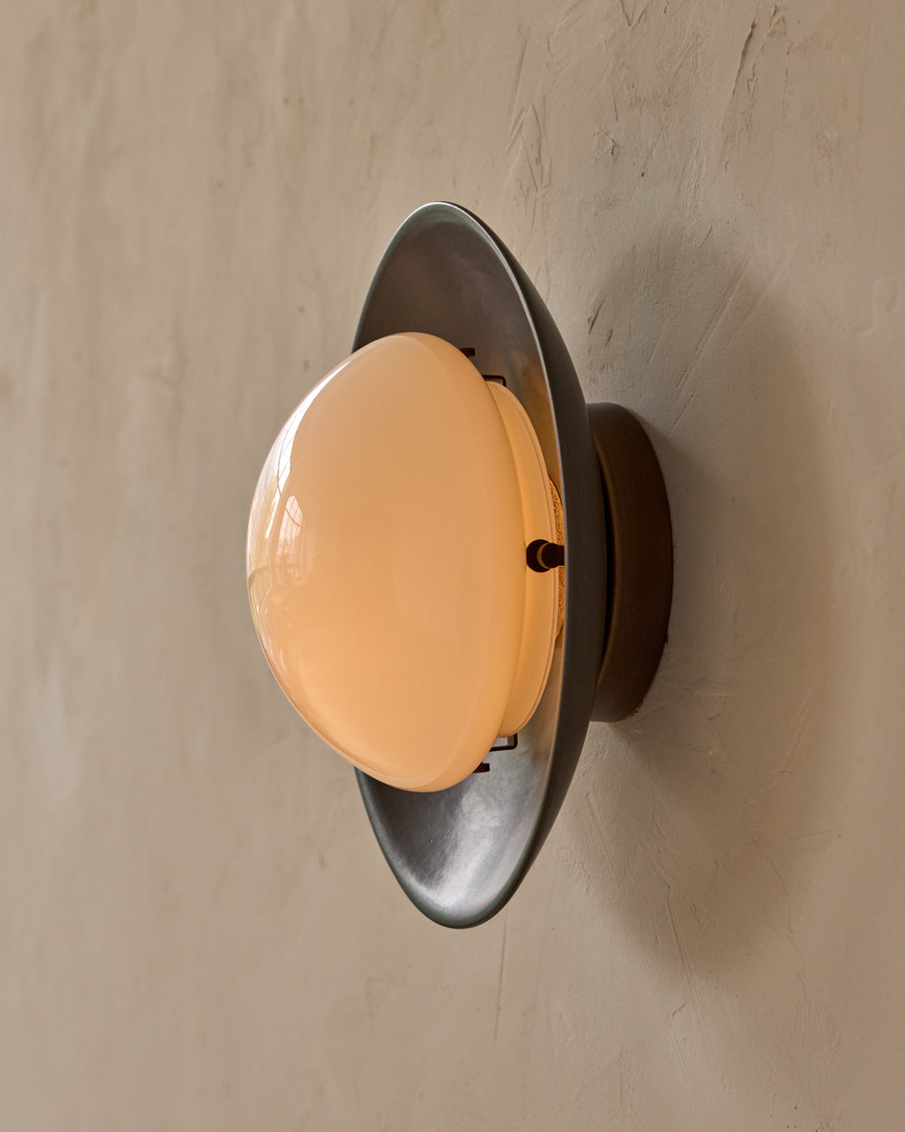 #shade-finish_almost black ceramic #metal-finish_antique brass