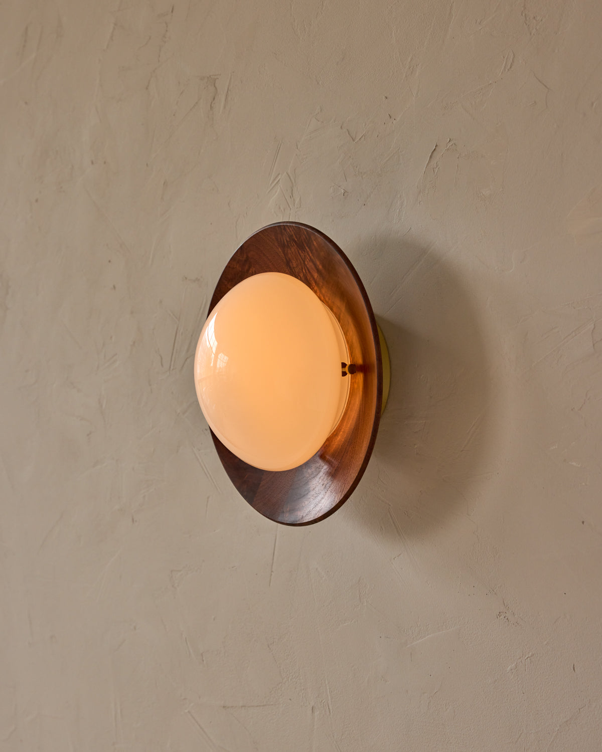 #shade-finish_black walnut #metal-finish_satin brass