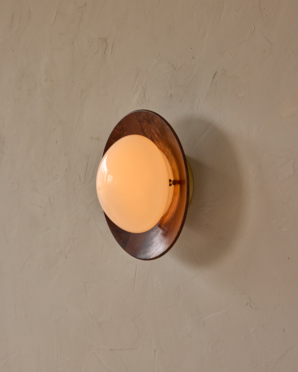#shade-finish_black walnut #metal-finish_satin brass