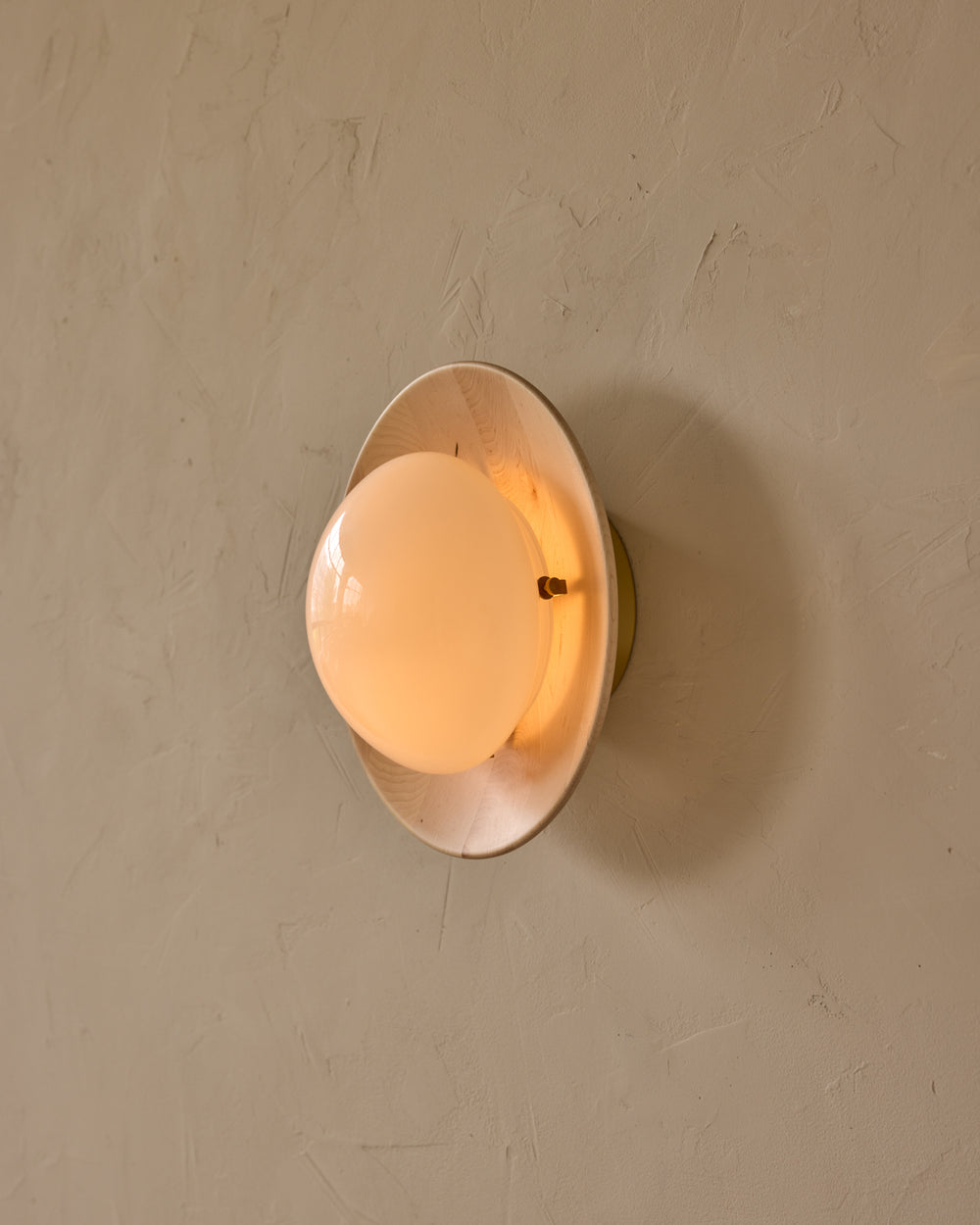 #shade-finish_clear maple #metal-finish_satin brass
