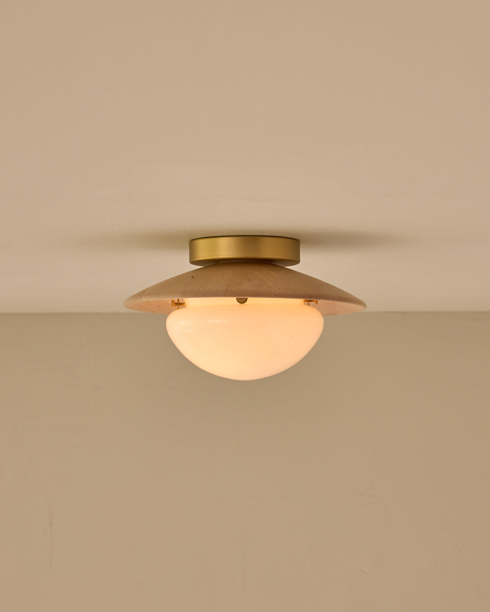 #shade-finish_clear maple #metal-finish_satin brass