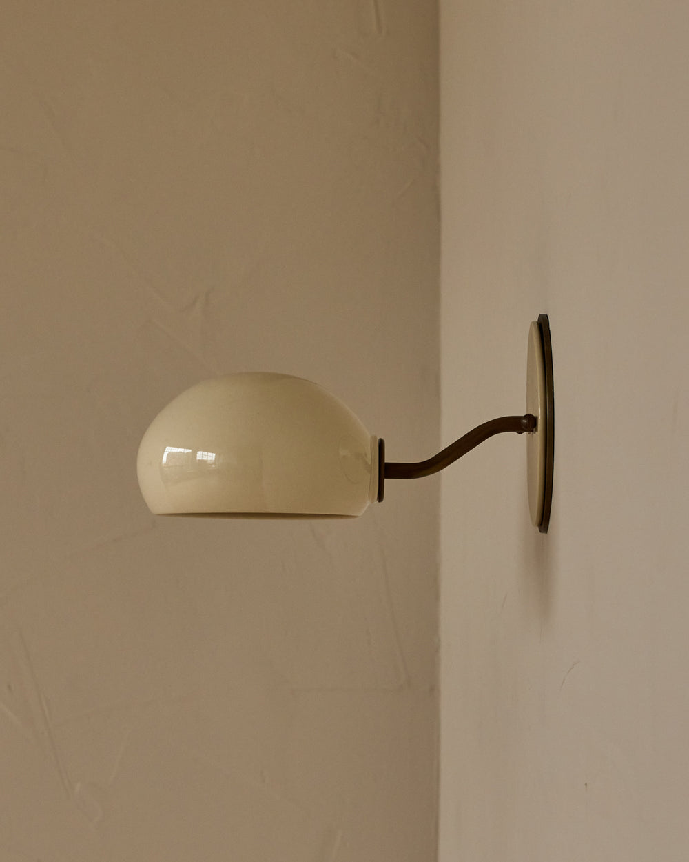 #ceramic-finish_cream #metal-finish_antique brass
