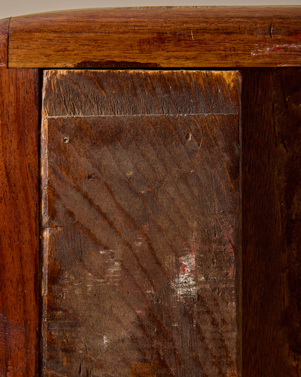 #style_Cabinet with Pullout Shelves