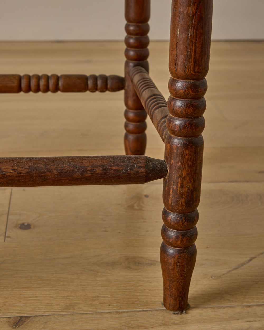 Corner Carved Bobbin Chair
