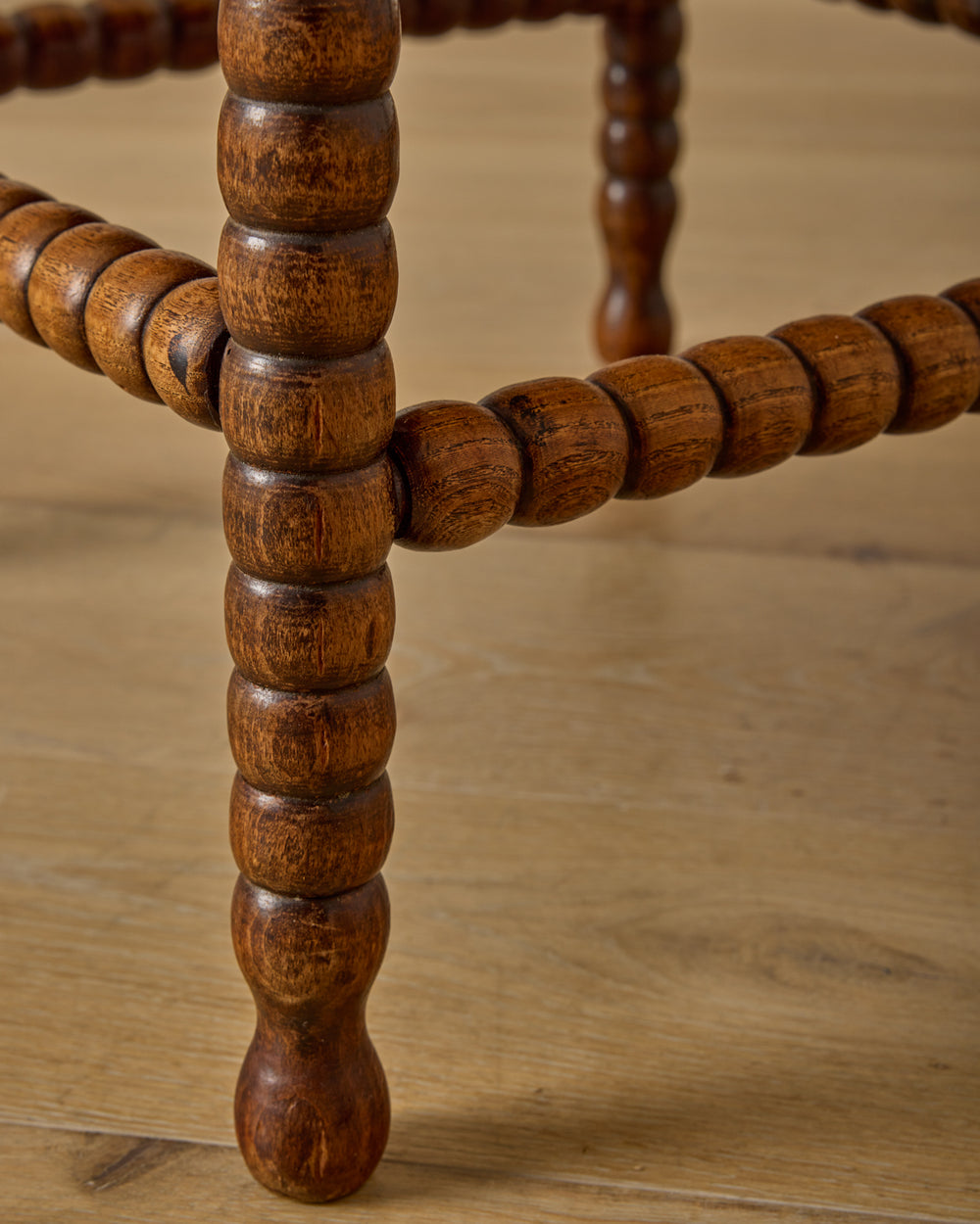 Corner Rounded Bobbin Chair