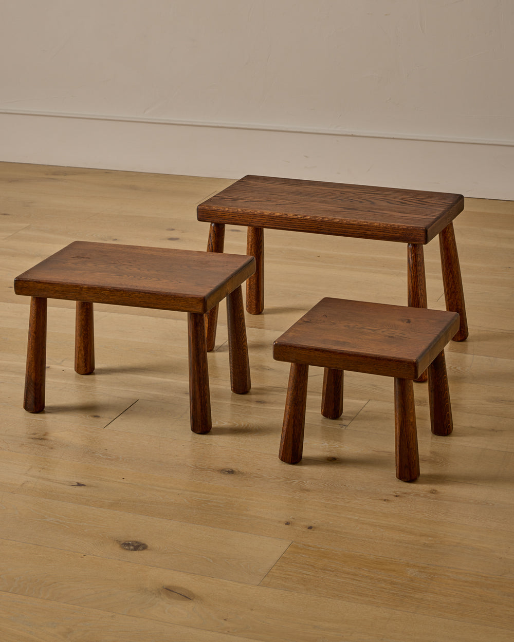 Set of Dark Oak Nesting Tables